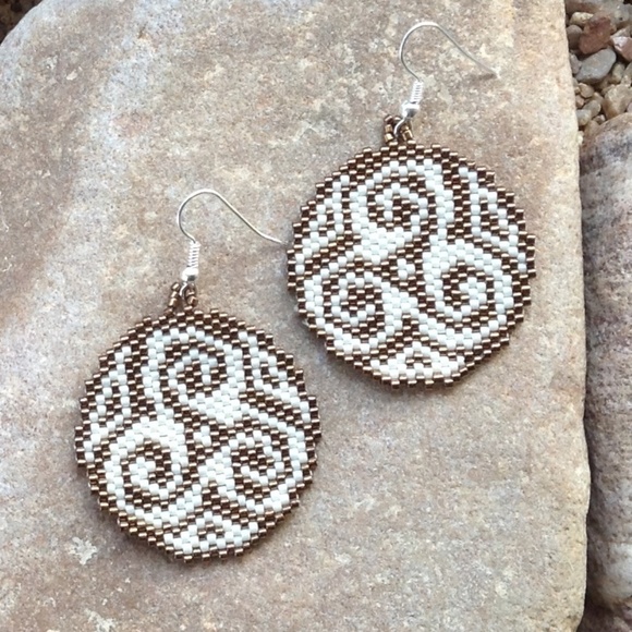 Bronze and Cream Swirl Beaded Earrings, New, Handmade by Me - Picture 3 of 3